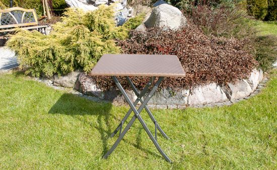 ST&Oacute;Ł CATERINGOWY OGRODOWY SKŁADANY 62 x 62 o wzorze rattanu