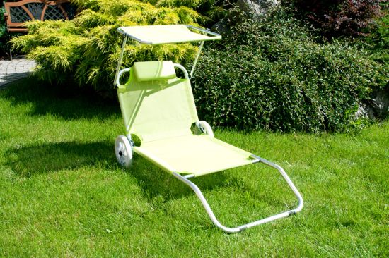 Leżak plażowy na k&oacute;łkach ogrodowy z daszkiem kolor PISTACJOWY