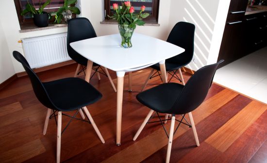 ZESTAW ST&Oacute;Ł  biały + 4 KRZESŁA czarne kolekcja MEDIOLAN KWADRATOWY 